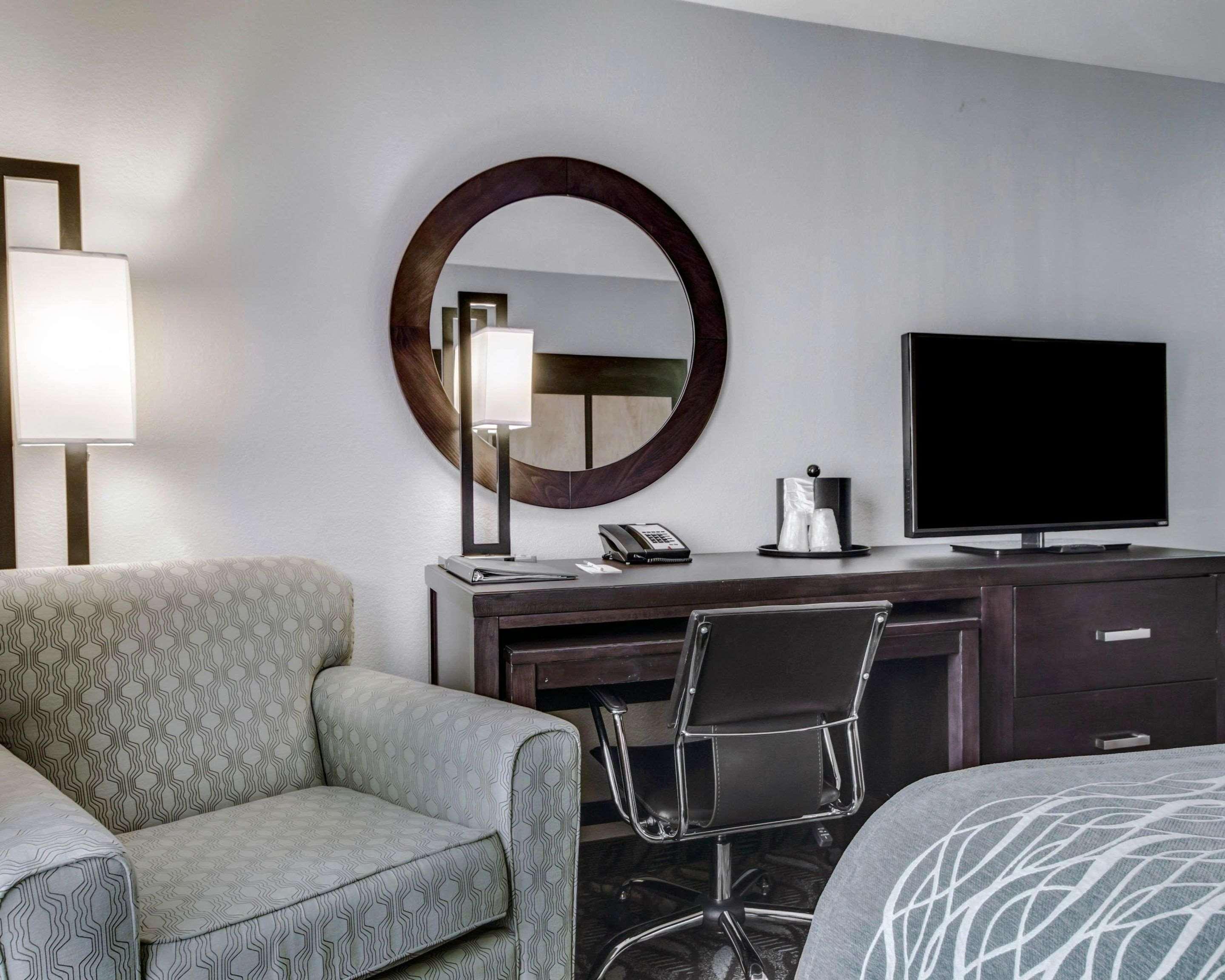 Comfort Inn & Suites I-10 Airport Ел Пасо Екстериор снимка