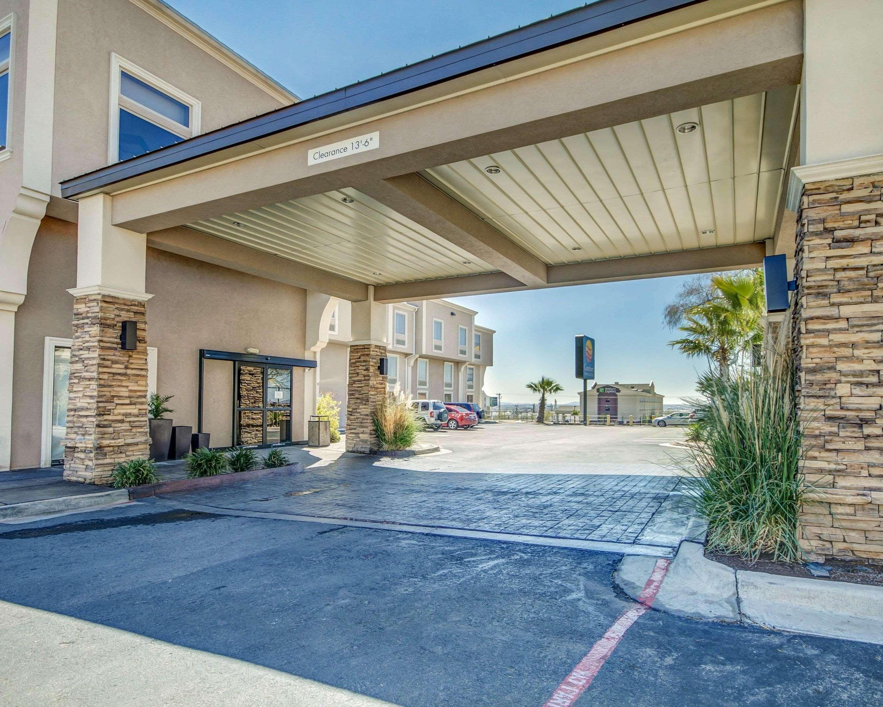 Comfort Inn & Suites I-10 Airport Ел Пасо Екстериор снимка